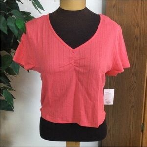 SO short sleeve cropped tee Woman’s Juniors XXL Hawaiian coral v neck